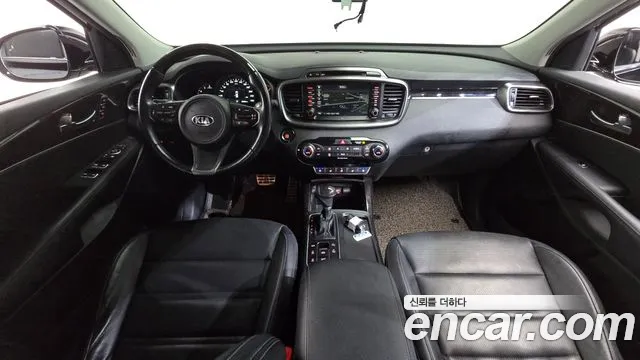 Kia Sorento — фото 7