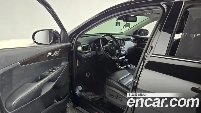 Kia Sorento — фото 10
