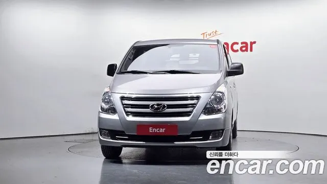 Hyundai Starex — фото 2