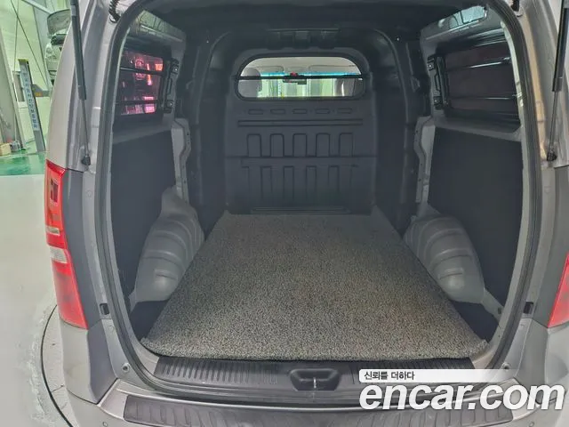 Hyundai Starex — фото 12