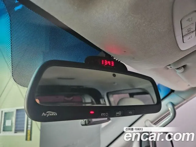Hyundai Starex — фото 14