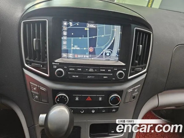 Hyundai Starex — фото 19