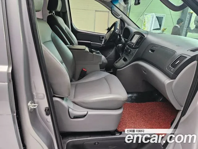 Hyundai Starex — фото 10