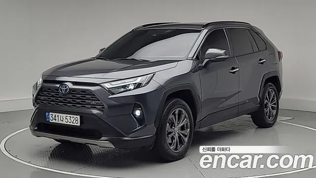 Toyota RAV4 — фото 1