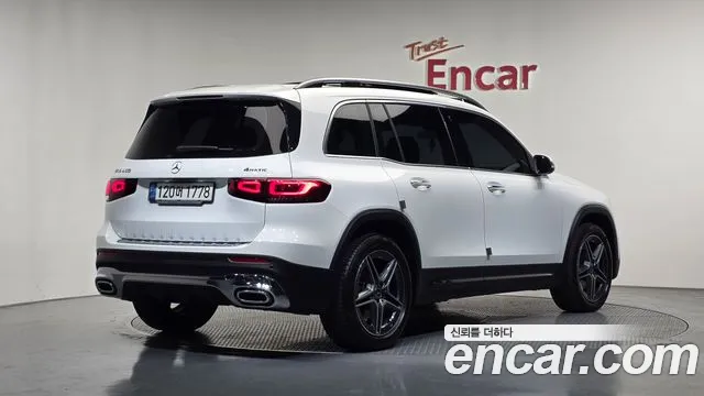 Mercedes-Benz GLB-Class — фото 1