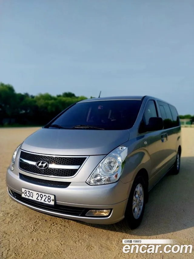 Hyundai Starex — фото 1