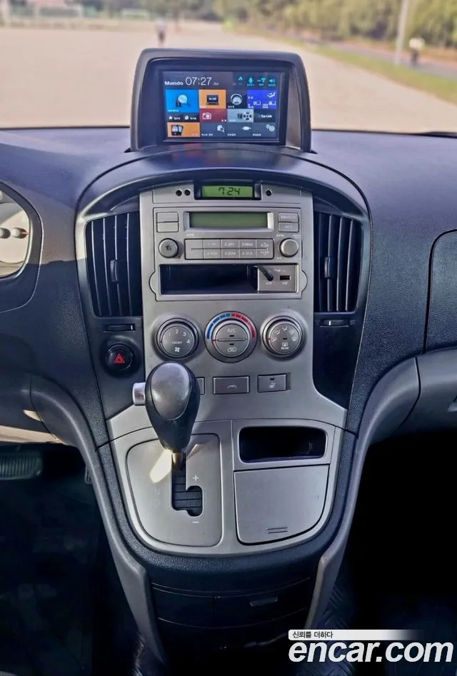 Hyundai Starex — фото 13