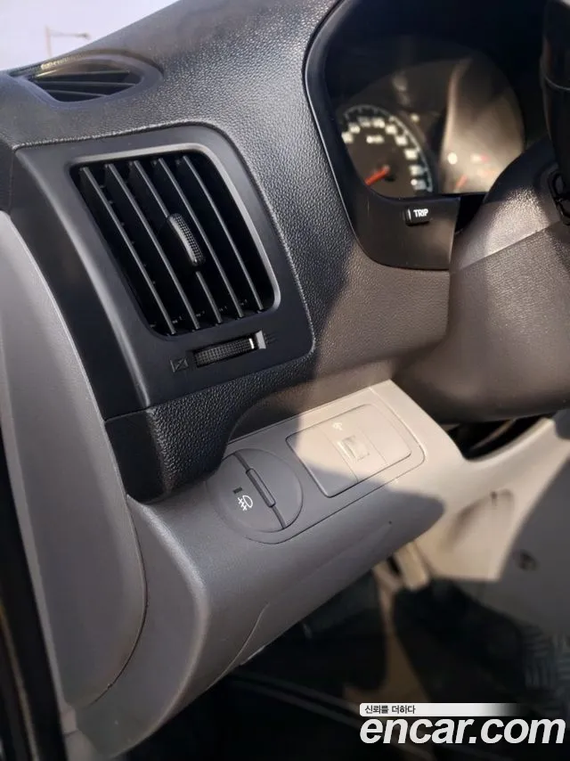 Hyundai Starex — фото 18
