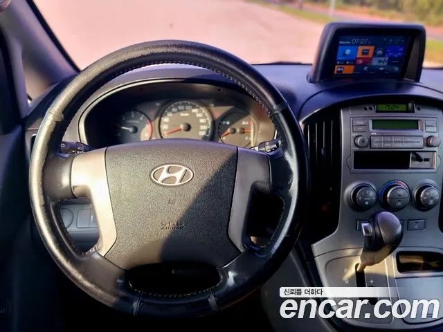 Hyundai Starex — фото 10