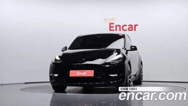 Tesla Model Y — фото 3
