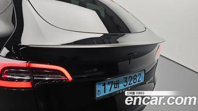Tesla Model Y — фото 31