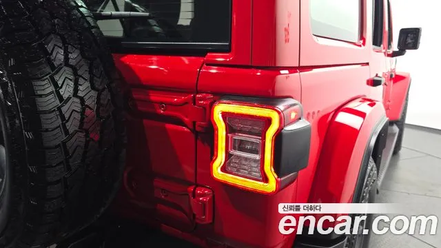 Jeep Wrangler — фото 23