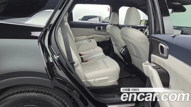 Kia Sorento — фото 11