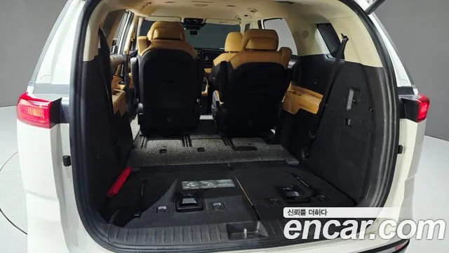 Kia Carnival — фото 18