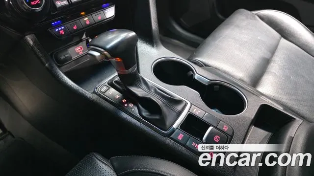 Kia Sportage — фото 9