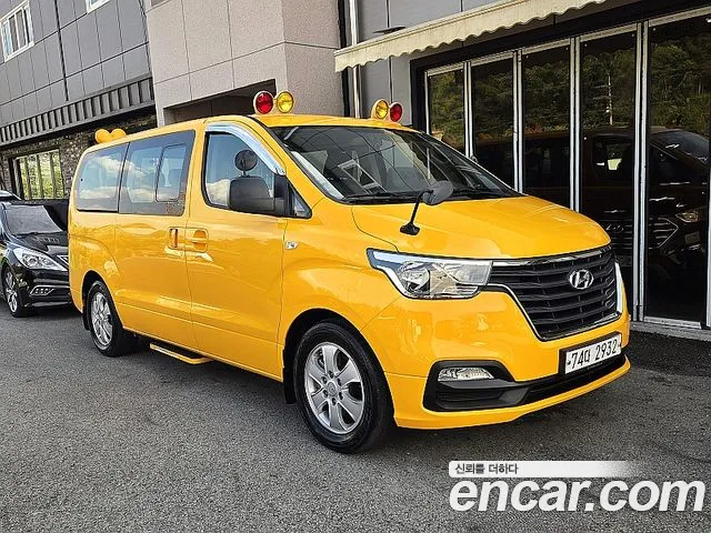 Hyundai Starex — фото 1