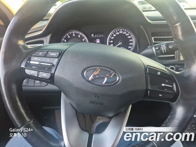 Hyundai Avante — фото 11