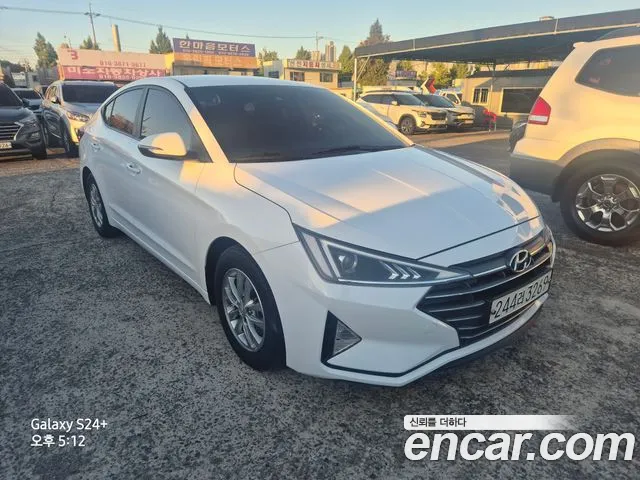 Hyundai Avante — фото 18