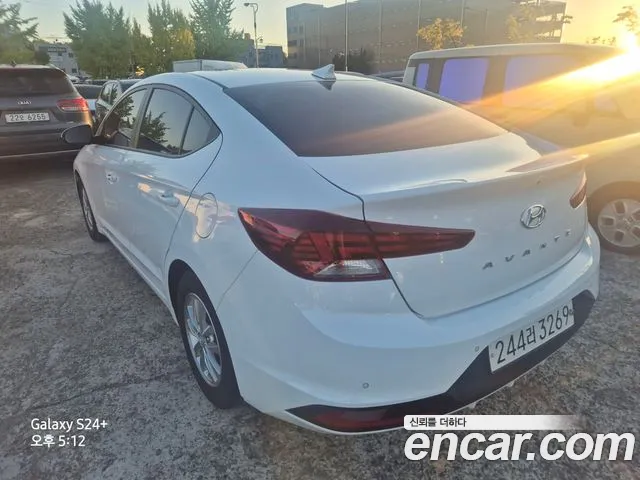 Hyundai Avante — фото 2