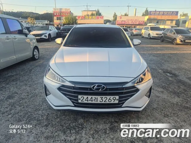 Hyundai Avante — фото 3