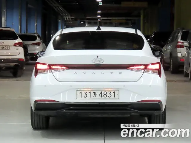Hyundai Avante — фото 17