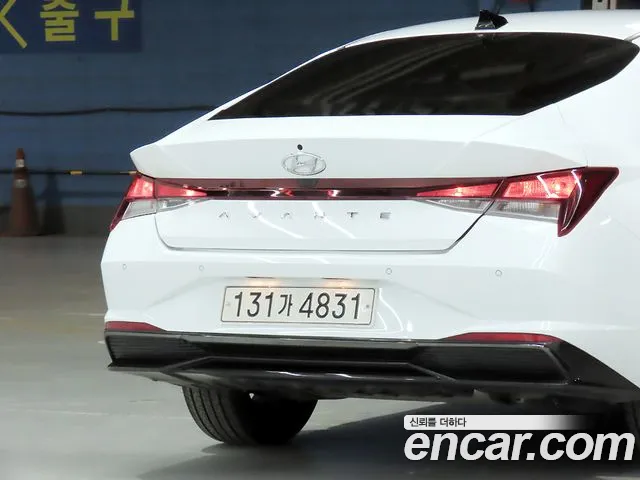 Hyundai Avante — фото 18