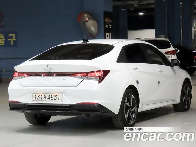 Hyundai Avante — фото 20