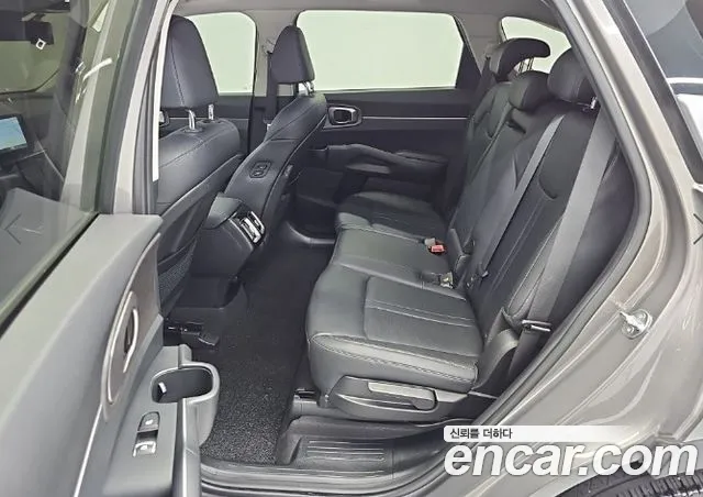 Kia Sorento — фото 12