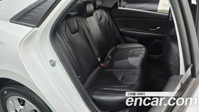Hyundai Avante — фото 11