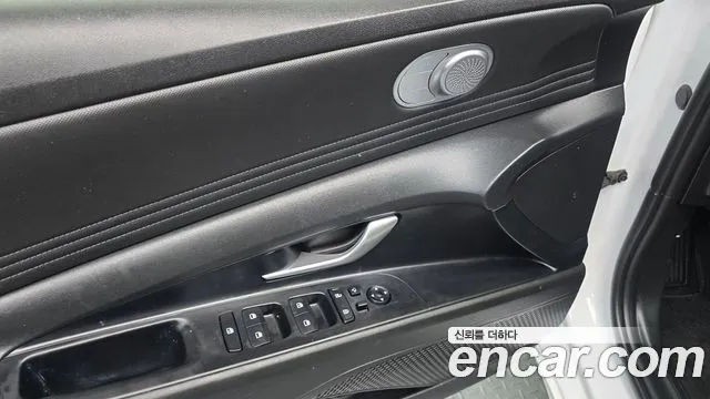 Hyundai Avante — фото 18