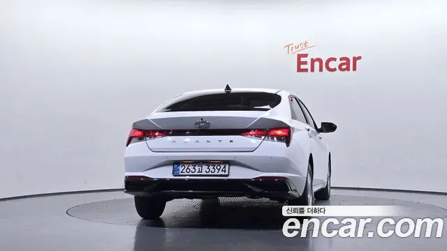 Hyundai Avante — фото 4