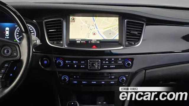 Hyundai Equus — фото 14