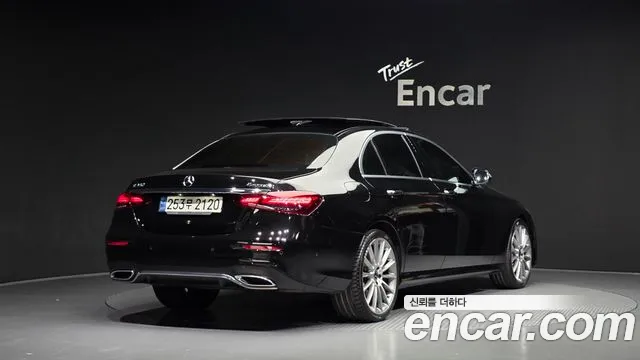 Mercedes-Benz E-Class — фото 1
