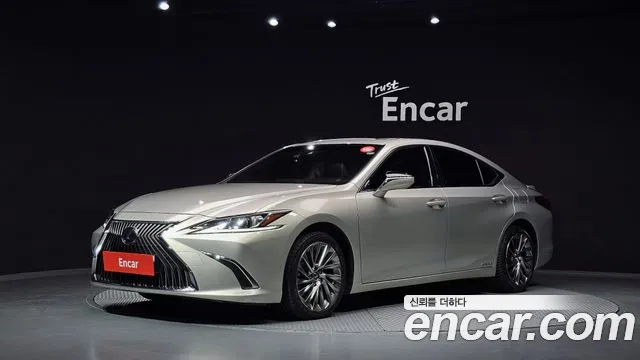 Lexus ES — фото 1