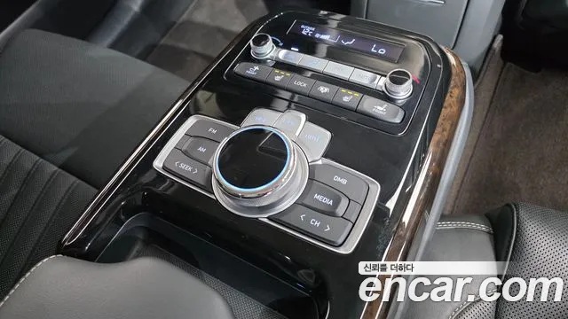 Genesis G90 — фото 17