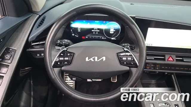 Kia Niro — фото 14