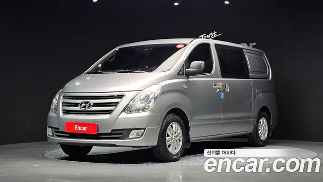Hyundai Starex — фото 1