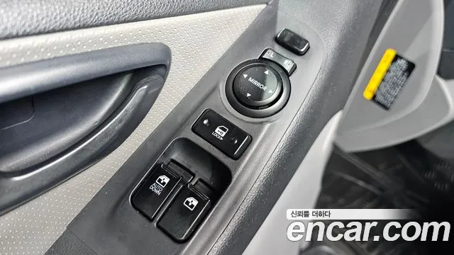 Hyundai Starex — фото 11