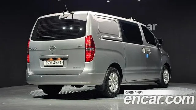 Hyundai Starex — фото 2