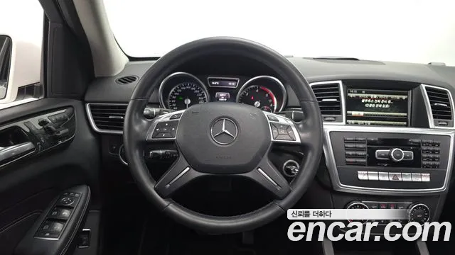 Mercedes-Benz M-Class — фото 14