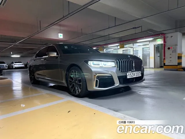 BMW 7-Series — фото 13