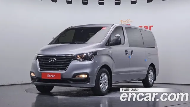 Hyundai Starex — фото 1