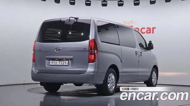 Hyundai Starex — фото 2