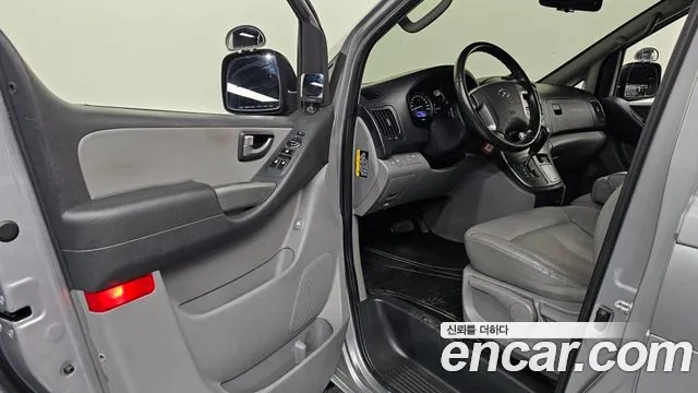 Hyundai Starex — фото 10