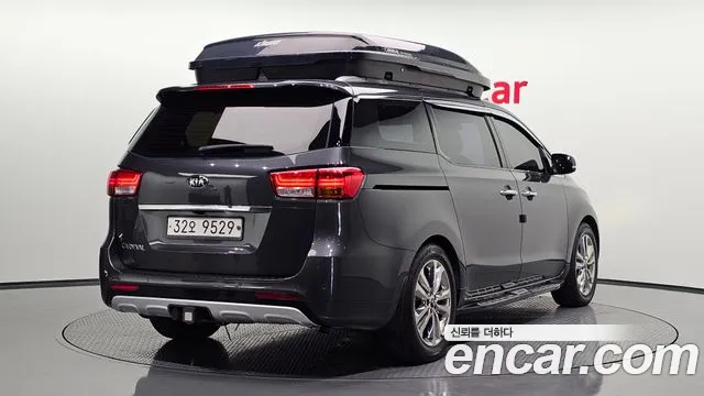Kia Carnival — фото 2