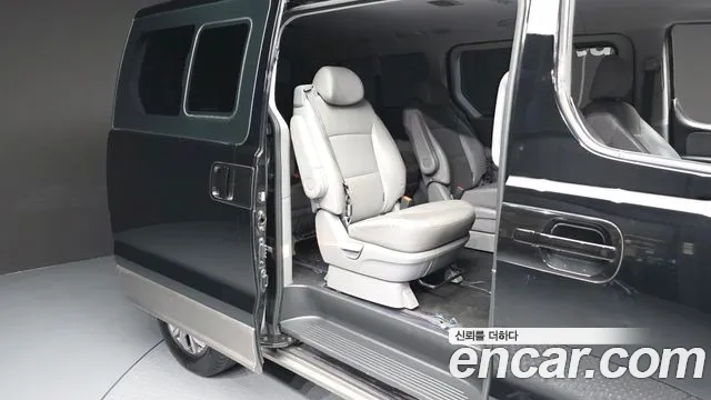 Hyundai Starex — фото 12