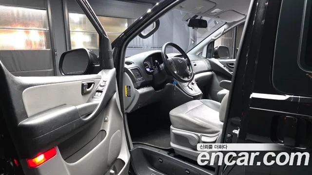 Hyundai Starex — фото 10