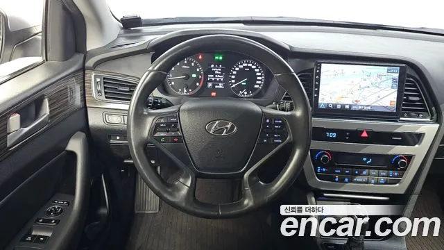 Hyundai Sonata — фото 12