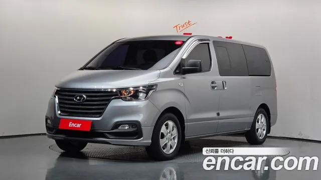 Hyundai Starex — фото 1