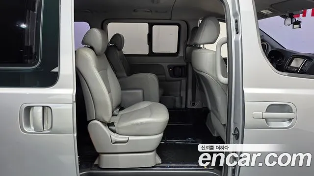 Hyundai Starex — фото 11